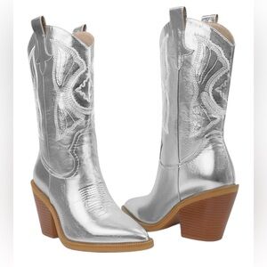 NWOT Women’s Cowboy/Cowgirl Pull On Pointed Toe Chunky Heel Western Boot